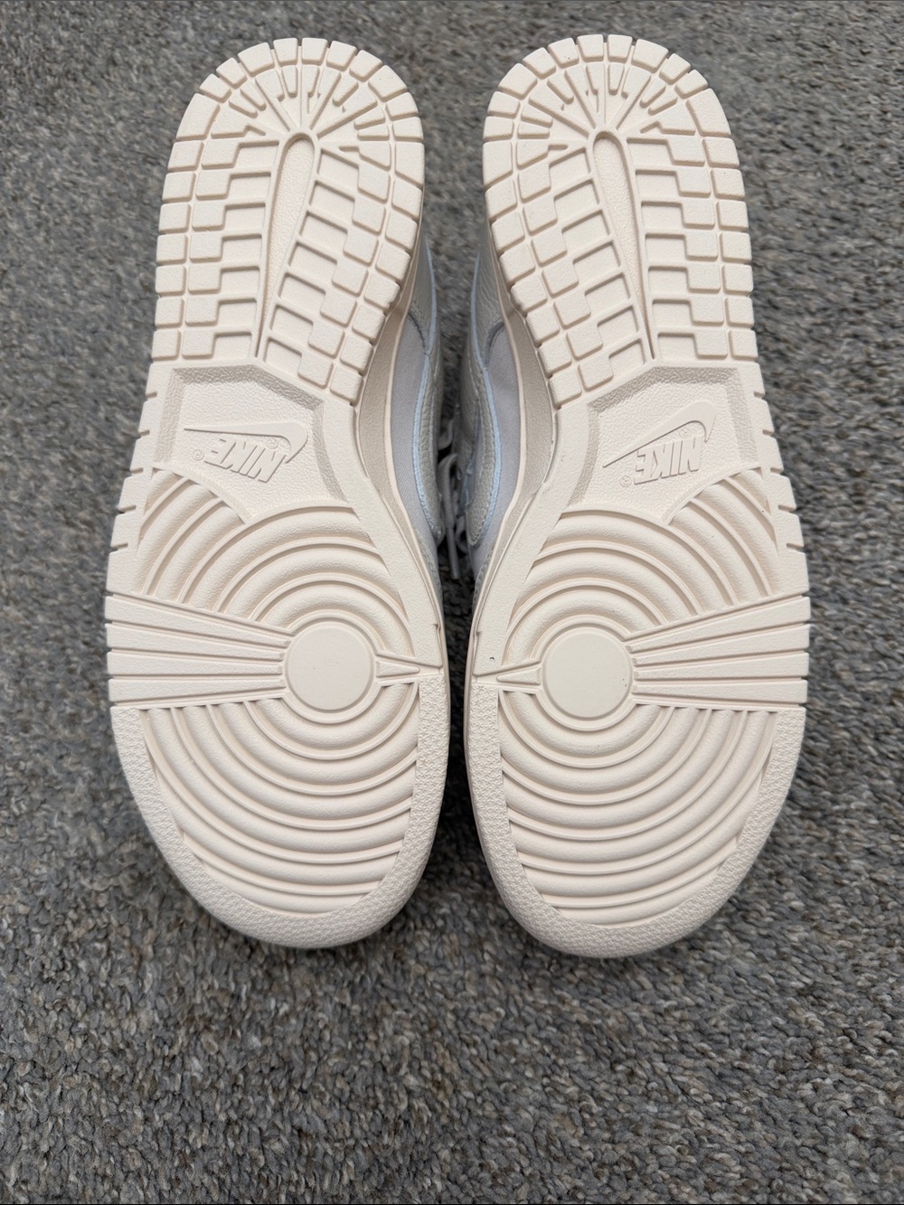 Men’s Nike Dunks - Picture 4 of 6